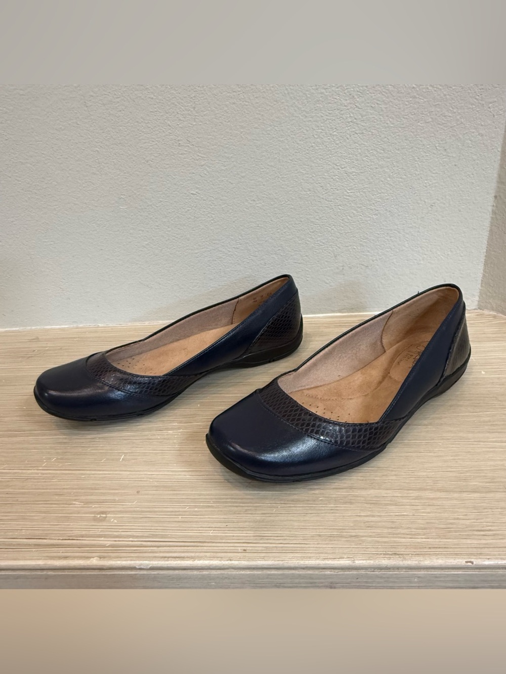Life stride soft system Classic Navy Women's Leather Ballet Flats size 9
